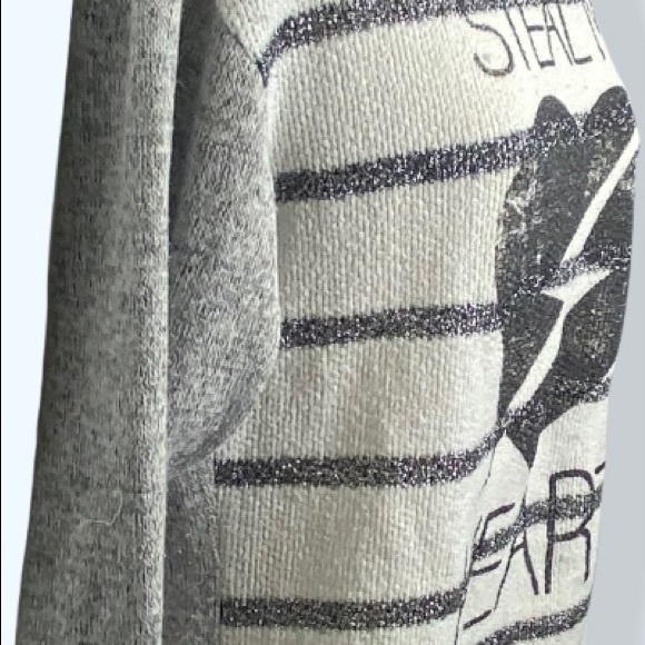 Stranded Juniors “Steal My Heart” Striped Knit Sweater L White Black Gray 3/4 - Picture 5 of 11